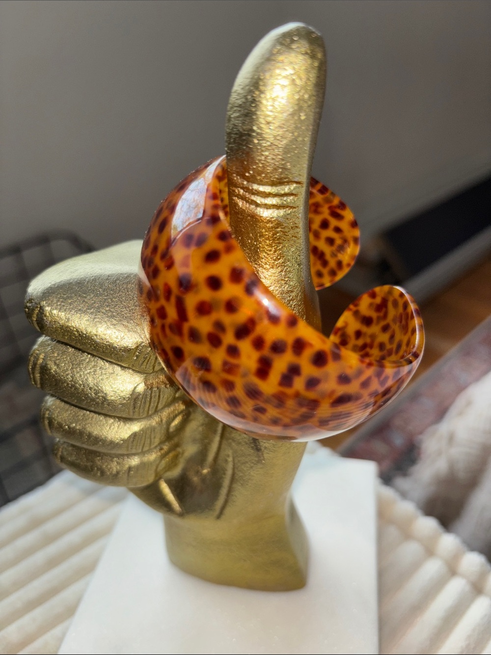 Gold + Tortoiseshell Decorative Thumb Ring Holder Stand